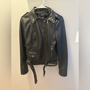 Black leather jacket w/ belt • Size Medium • great condition
